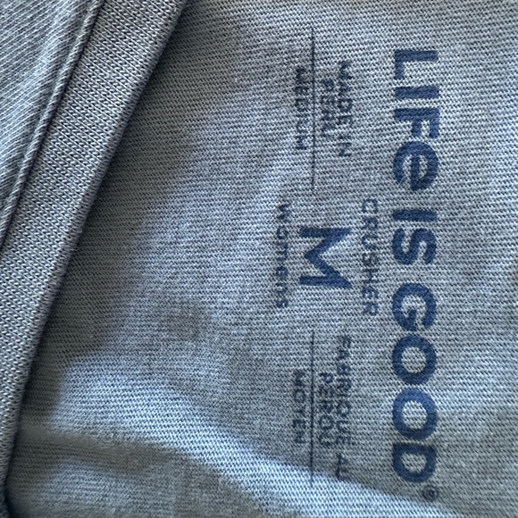 Life Is Good Crusher Women’s Ling Sleeve Blue top With Floral Design. Medium - Picture 5 of 8